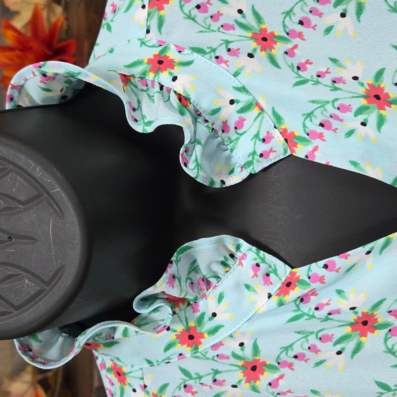 ANN TAYLOR RUFFLE BUTTON TOP - Picture 3 of 11